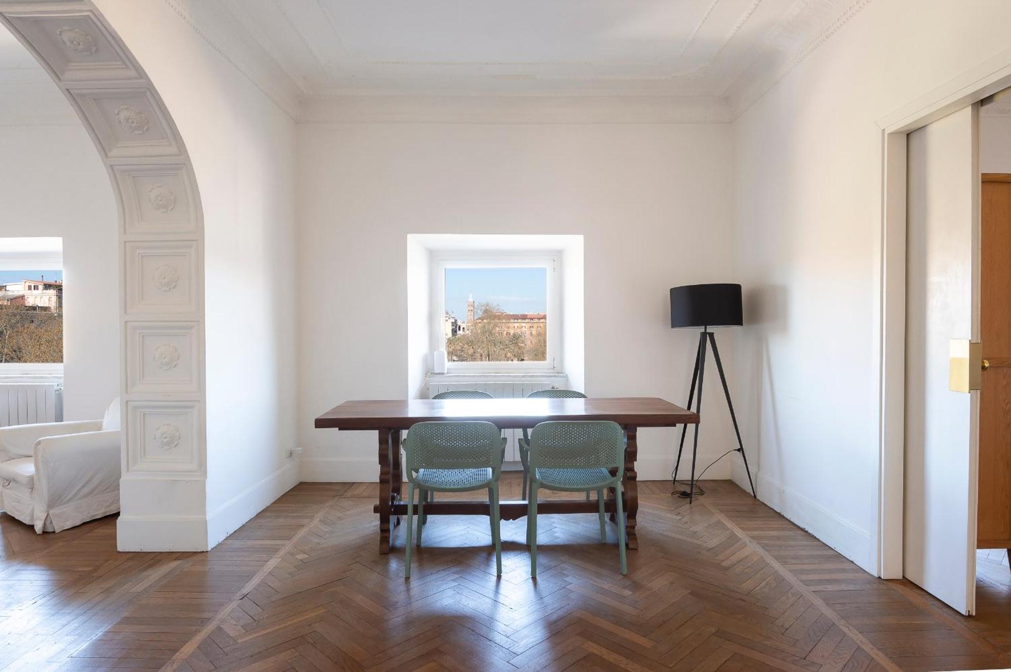 Vittorio Luxury Panoramic Apartment *