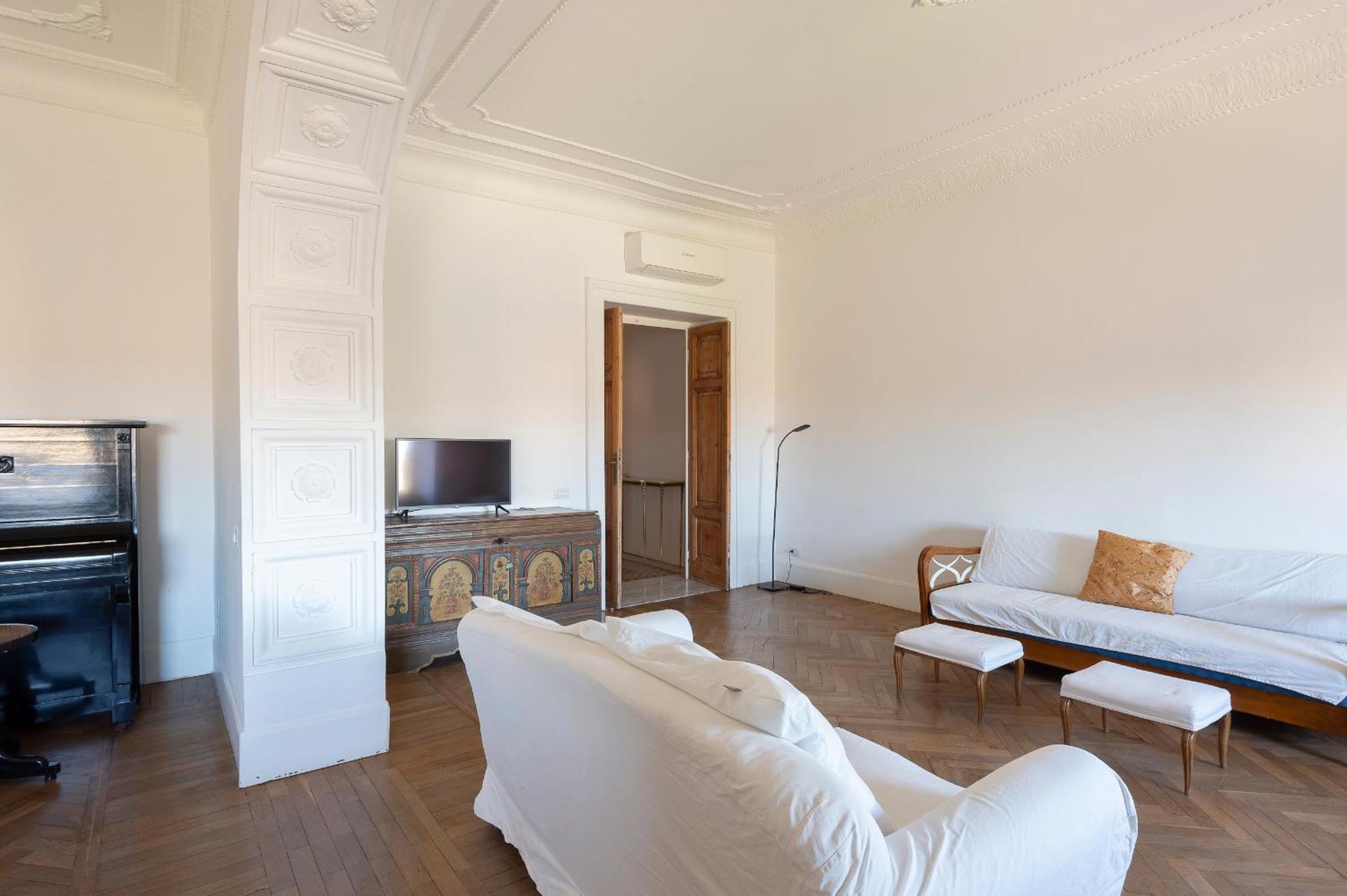 Vittorio Luxury Panoramic Apartment *